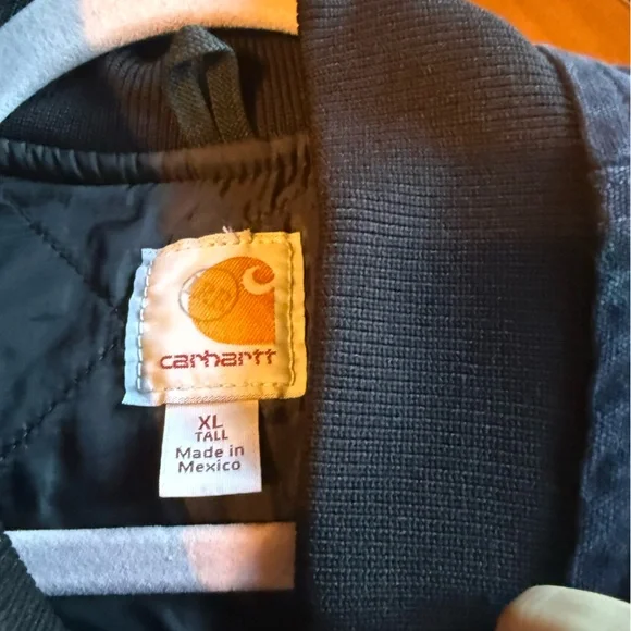 Men’s Carhartt quilt lined Arctic Vest Navy EUC, XL Tall - Picture 2 of 3